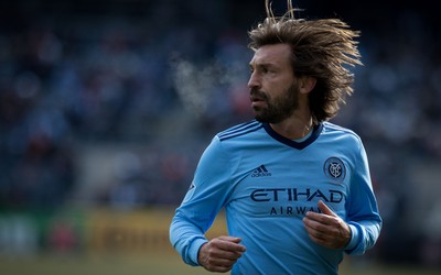 9D体育独家-克拉马里奇赛后谢场感谢球迷